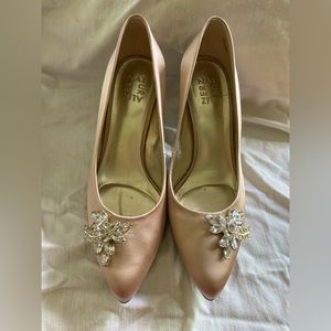 Size 11 Naturalizer Champagne Satin High Heels with Crystal Flower detail